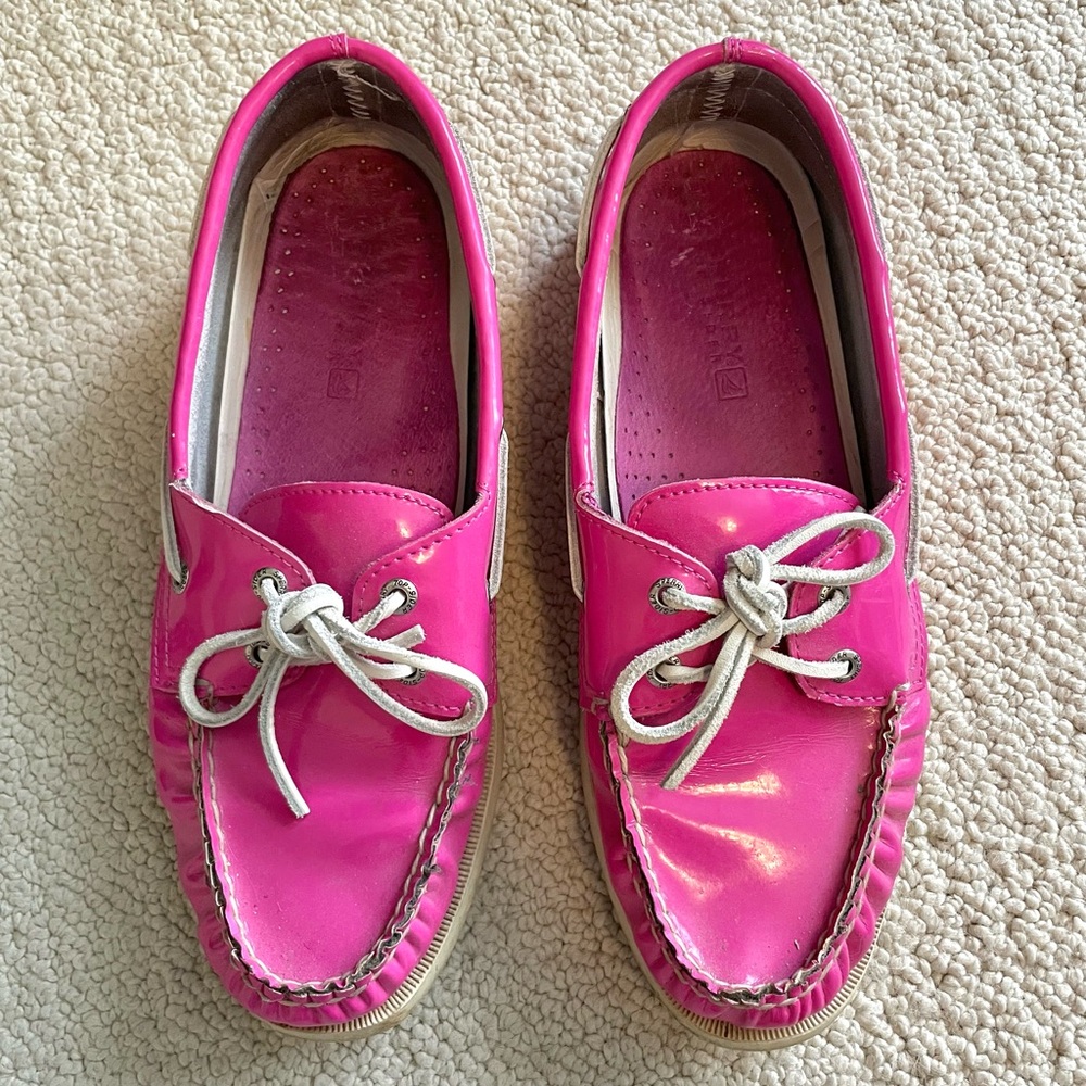 Sperry Top Sider women’s bright pink patent leather boat shoes